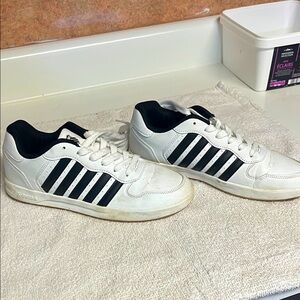 K-Swiss Men's White and Black Striped Sneakers
